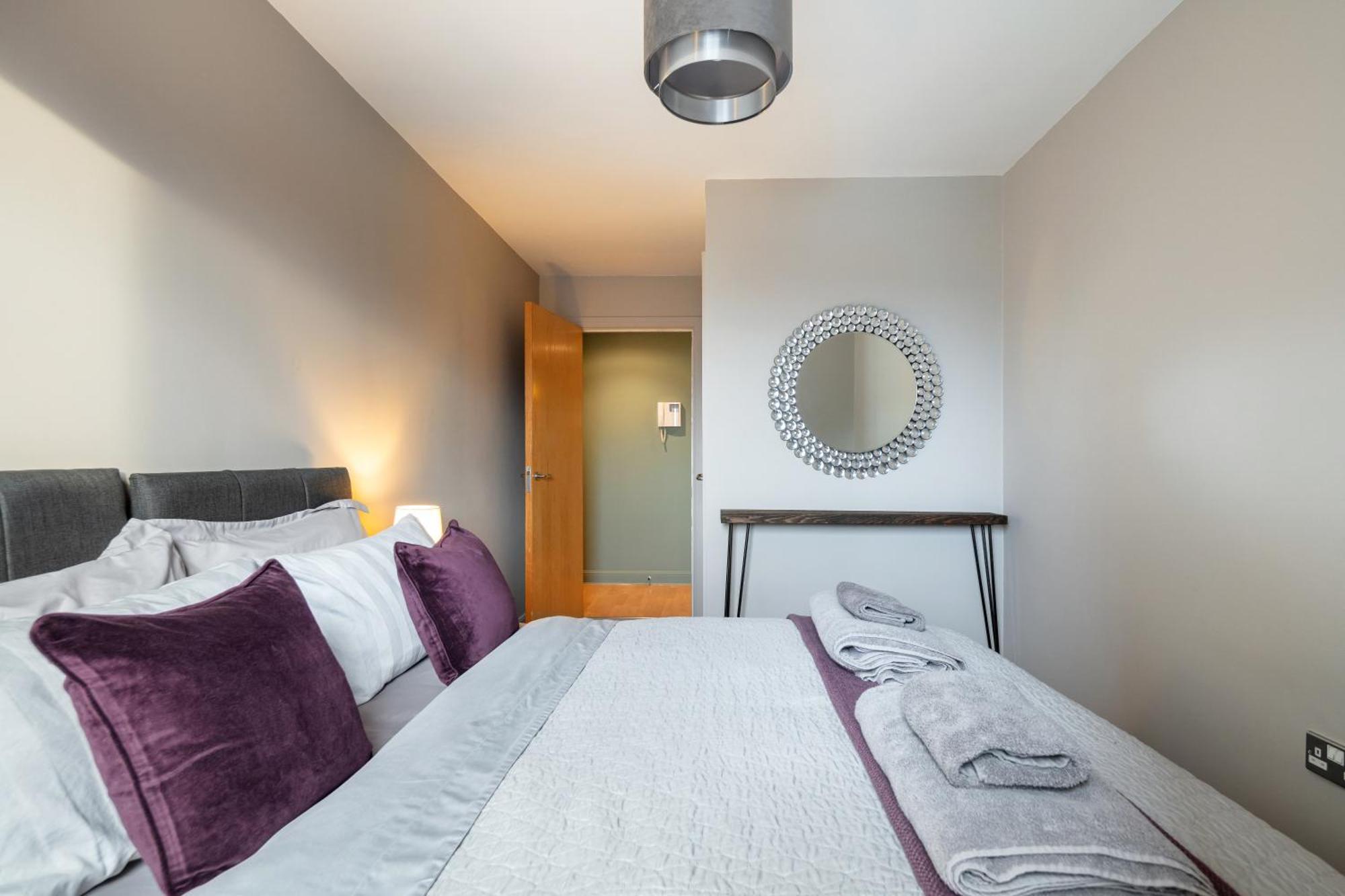 Excel, O2, Canary Wharf, London City Airport - Free Parking Exterior foto